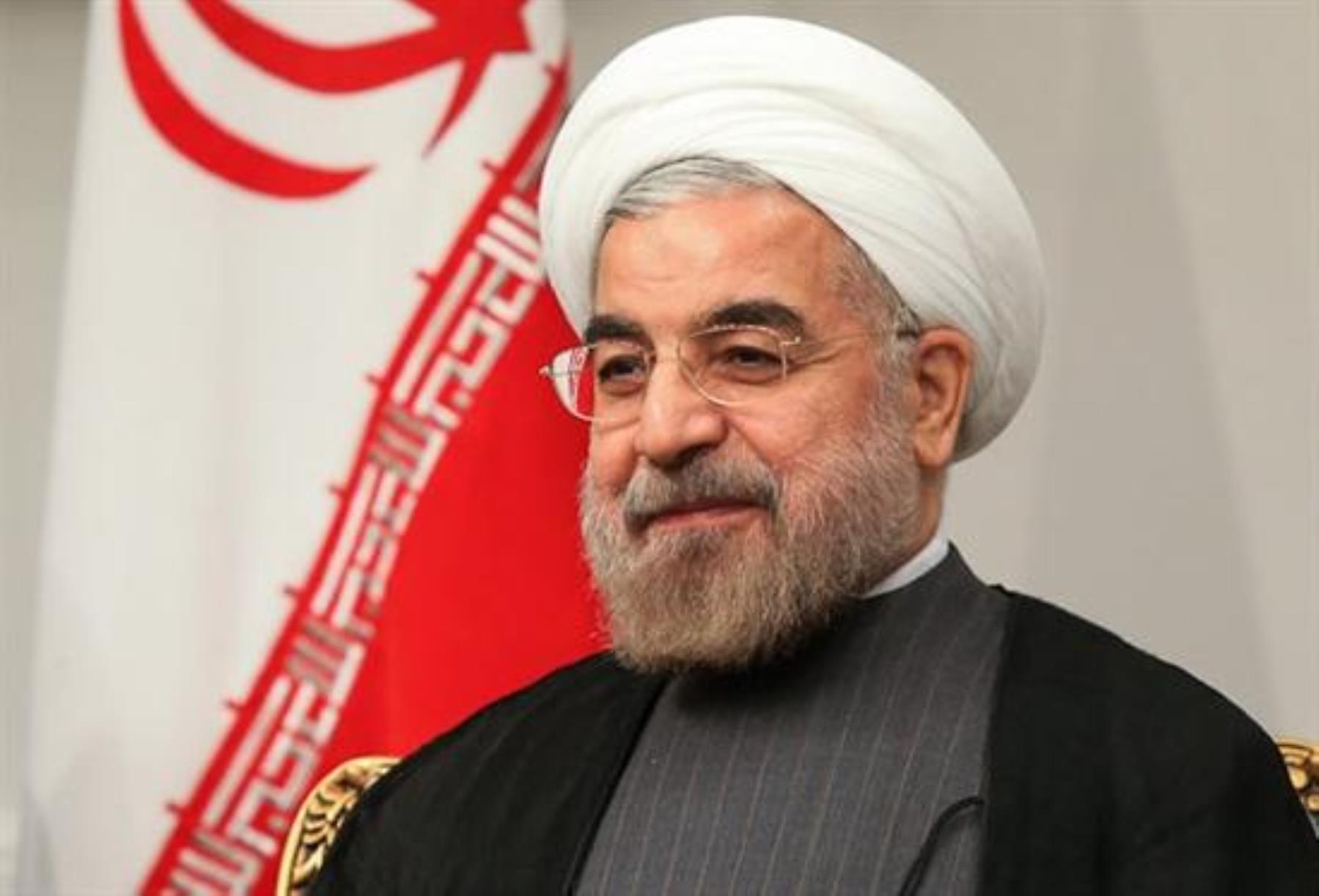 تقاضا از روحانی برای ورود به انتخابات سال آینده / استراتژی رقبای روحانی تخریب دولت است