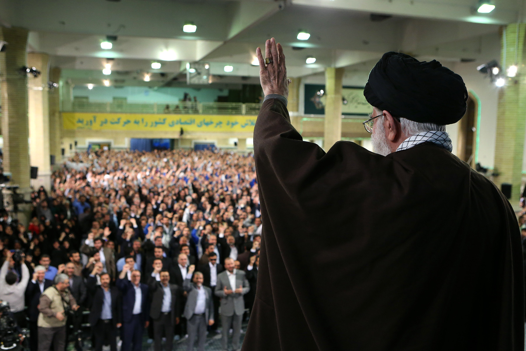 جمعی از کارگران سراسر کشور با رهبر انقلاب اسلامی دیدار کردند