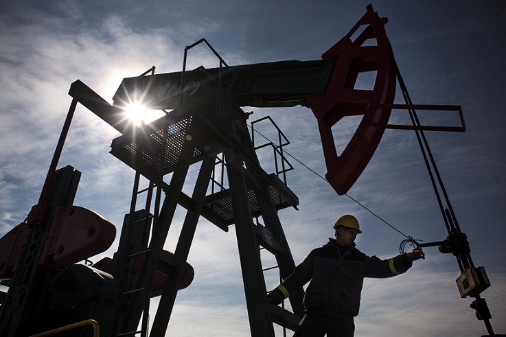 سال گذشته قیمت نفت ۳۵ درصد ارزان شد
