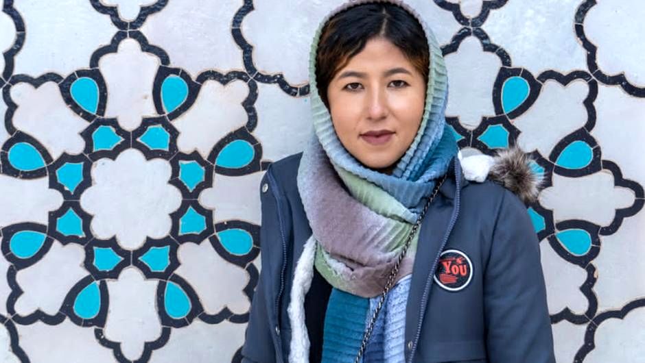 گفتگو با فاطمه حیدری، نخستین بانوی راهنمای گردشگری در افغانستان | رویای کودکی‌ام به واقعیت پیوسته است