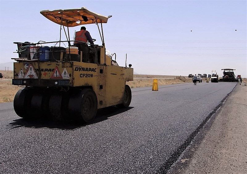 اجرای مناقصه طرح آسفالت محور دهگلان- بلبان آباد استان کردستان