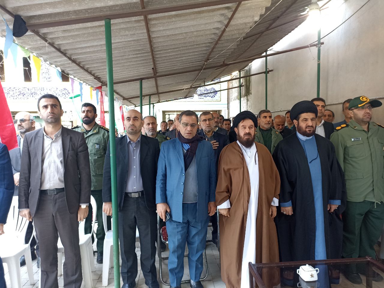 برگزاری عطر افشانی و غبارروبی گلزار شهدای انقلاب در امامزاده علی اصغر شهرستان بهشهر