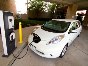 خودروهای برقی جایگزین خودروهای بنزین سوز خواهد شد